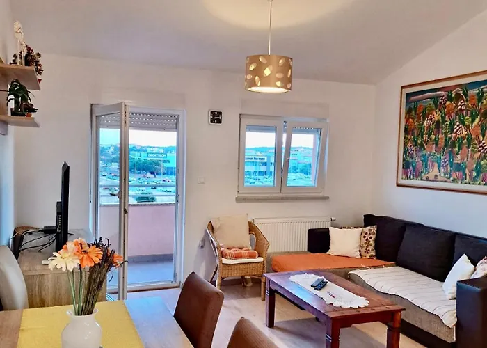Apartman Sara-Naomi With Private Parking Place