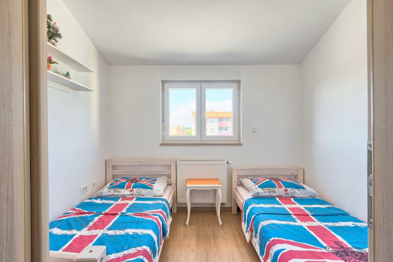 Appartamento Sara-naomi With Private Parking Place